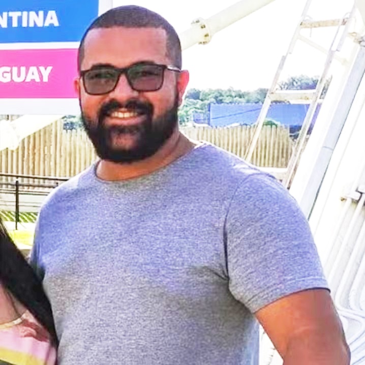Vítima, de 31 anos, foi morto após ser flagrado com a esposa do suspeito