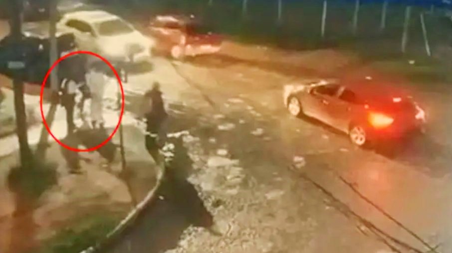 Trio foi visto pela última vez entrando em um carro branco